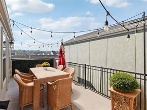 1077  Tea Olive Lane , Dallas Texas 75212