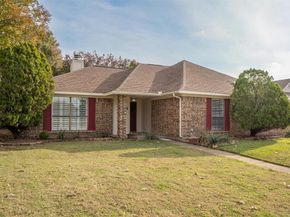 1601  Autumn Breeze Lane , Lewisville Texas 75077