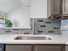 1601  Autumn Breeze Lane , Lewisville Texas 75077