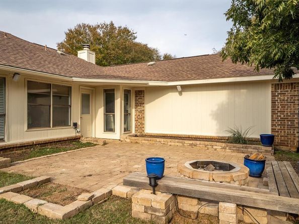 1601  Autumn Breeze Lane , Lewisville Texas 75077