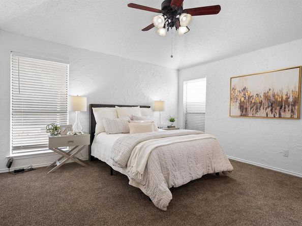 1601  Autumn Breeze Lane , Lewisville Texas 75077