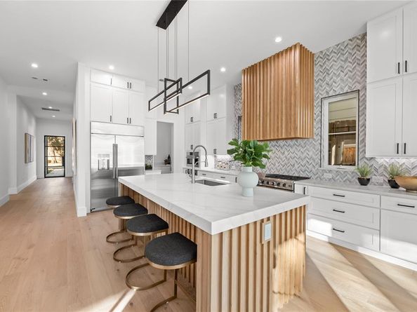 4426  Bonham Street , Dallas Texas 75229