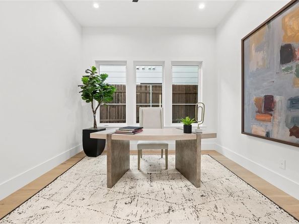 4426  Bonham Street , Dallas Texas 75229