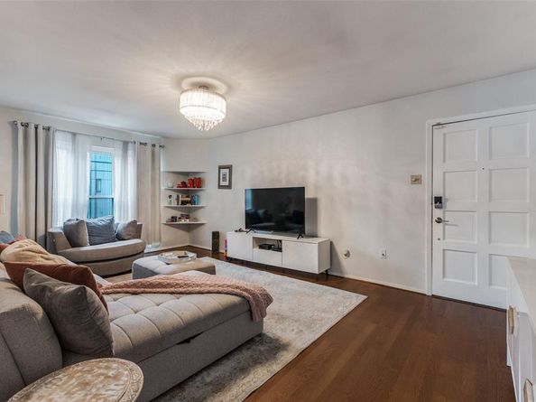 4020  Holland Avenue  213, Dallas Texas 75219