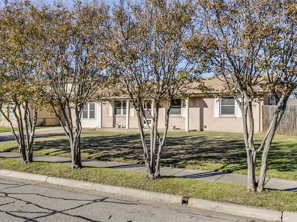 1105  Fairdale Street , Irving Texas 75062