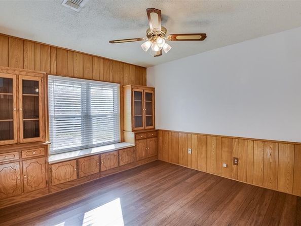 1105  Fairdale Street , Irving Texas 75062