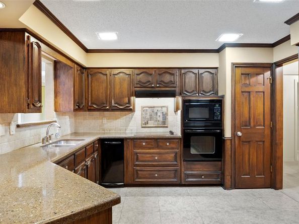 3201  Greenleaf Court , Garland Texas 75044