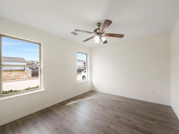 1605  Village Park Trail , Burleson Texas 76028