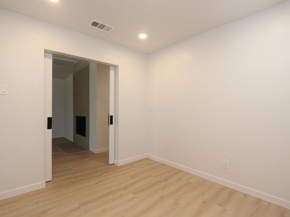 2922  Ashglen Drive , Garland Texas 75043