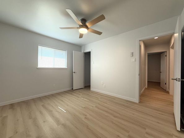 2922  Ashglen Drive , Garland Texas 75043