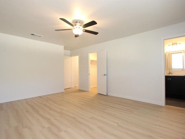 2922  Ashglen Drive , Garland Texas 75043