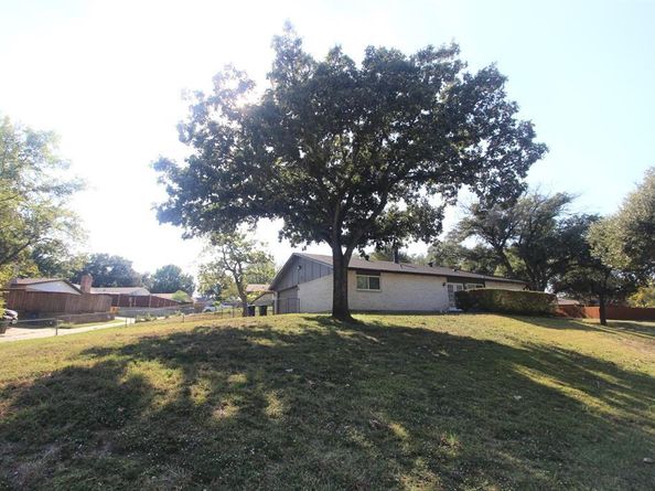 2922  Ashglen Drive , Garland Texas 75043