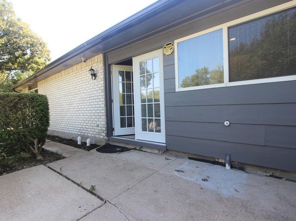 2922  Ashglen Drive , Garland Texas 75043