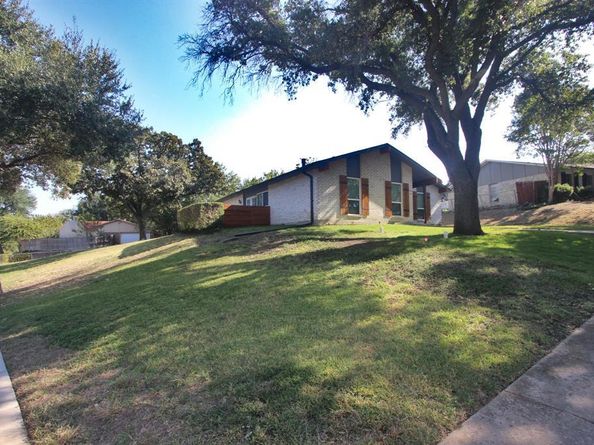 2922  Ashglen Drive , Garland Texas 75043