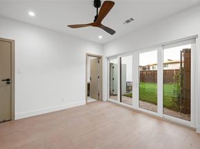 1502  Holly Avenue , Dallas Texas 75204