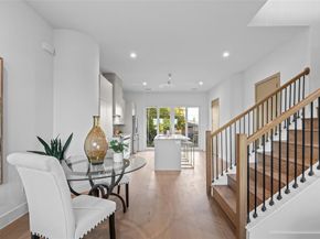 1502  Holly Avenue , Dallas Texas 75204