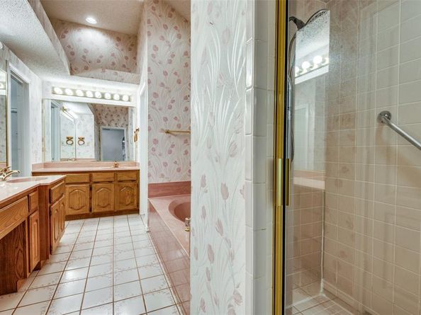 2104  Valley View Drive , Cedar Hill Texas 75104