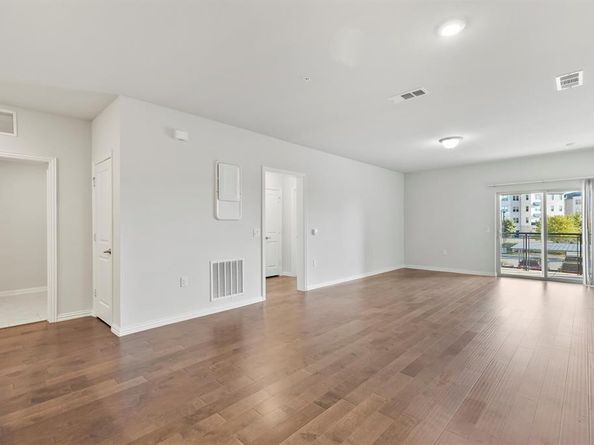 651 N Watters Road  7202, Allen Texas 75013