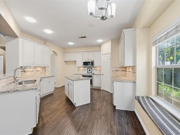 5027  Toftrees Drive , Arlington Texas 76016