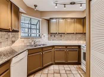 16301  Ledgemont Lane 