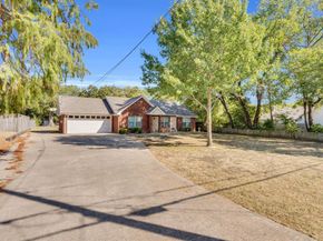 412 W 3rd Street , Kennedale Texas 76060