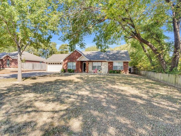 412 W 3rd Street , Kennedale Texas 76060