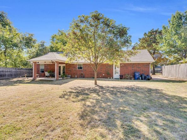 412 W 3rd Street , Kennedale Texas 76060