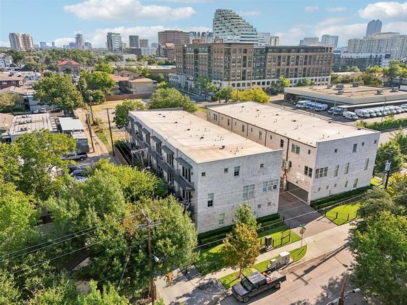 2815  Lynlock Court , Dallas Texas 75219