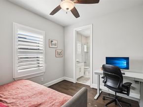 2815  Lynlock Court , Dallas Texas 75219