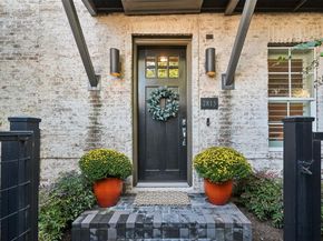 2815  Lynlock Court , Dallas Texas 75219