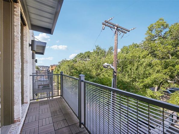 2815  Lynlock Court , Dallas Texas 75219