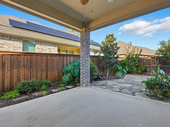 4826  Forest Crest Parkway , Arlington Texas 76005