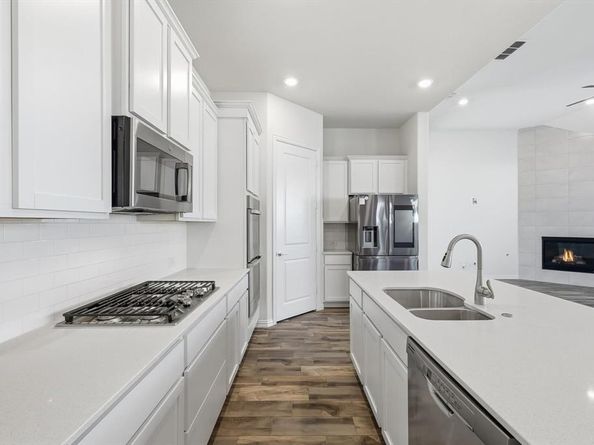 4826  Forest Crest Parkway , Arlington Texas 76005