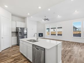 4826  Forest Crest Parkway , Arlington Texas 76005