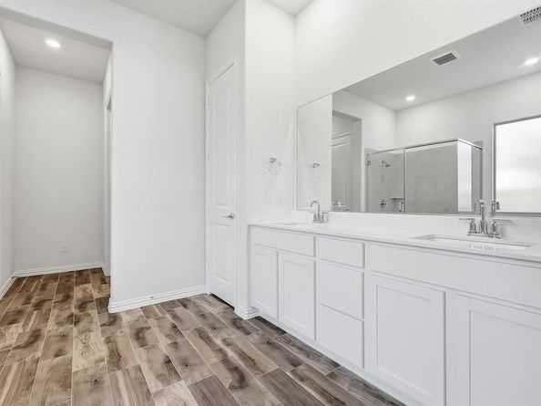 4826  Forest Crest Parkway , Arlington Texas 76005