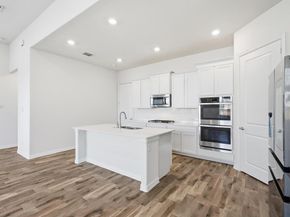 4826  Forest Crest Parkway , Arlington Texas 76005