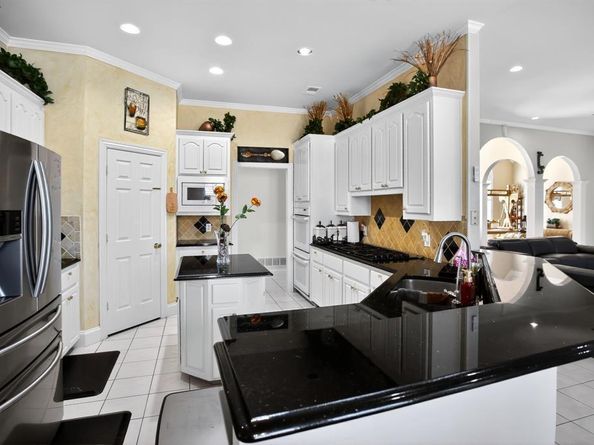 902  Lahinch Circle , Richardson Texas 75081