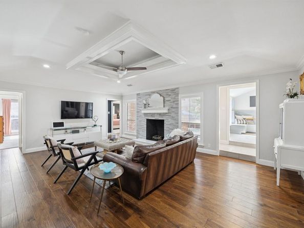 9227  Whitehurst Drive , Dallas Texas 75243