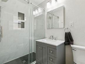 2552  El Cerrito Drive , Dallas Texas 75228
