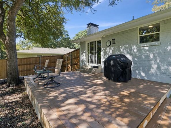 2552  El Cerrito Drive , Dallas Texas 75228