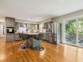 2552  El Cerrito Drive , Dallas Texas 75228