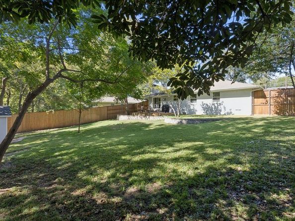 2552  El Cerrito Drive , Dallas Texas 75228