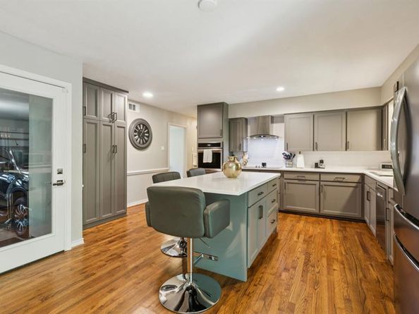 2552  El Cerrito Drive , Dallas Texas 75228