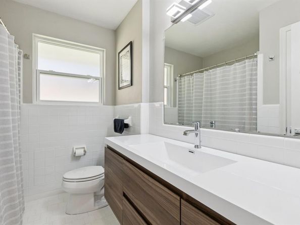 2552  El Cerrito Drive , Dallas Texas 75228