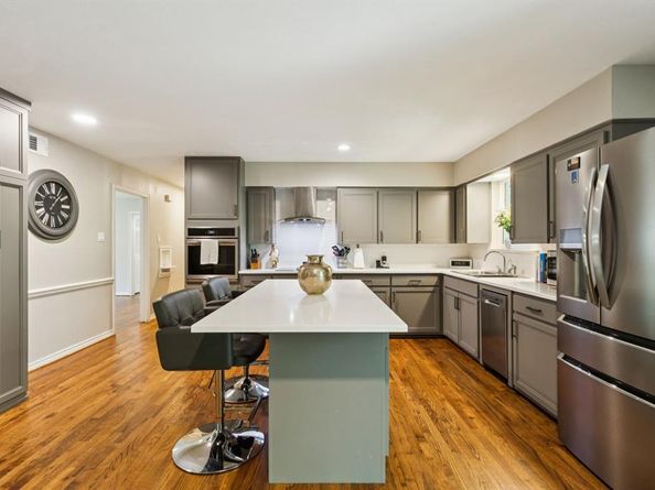 2552  El Cerrito Drive , Dallas Texas 75228