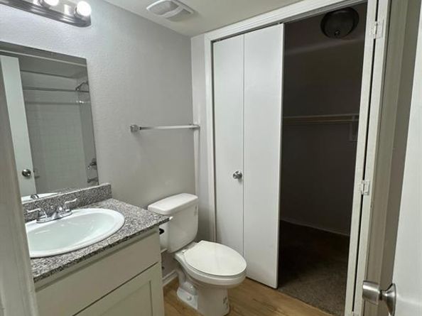 9837  Walnut Street  207, Dallas Texas 75243