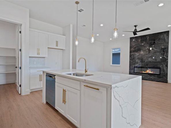 2228  Echo Lake Drive , Dallas Texas 75253
