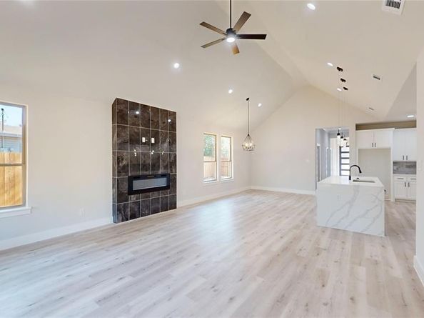 1609  Sharon Street , Arlington Texas 76010