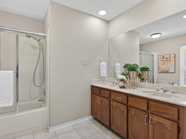 3508  Mckamy Oaks Trail , Arlington Texas 76017