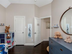 5000  Mission Avenue , Dallas Texas 75206